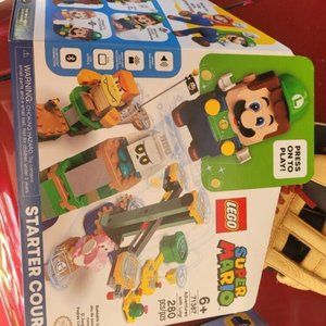 LEGO Super Mario Adventures with Luigi Starter Course